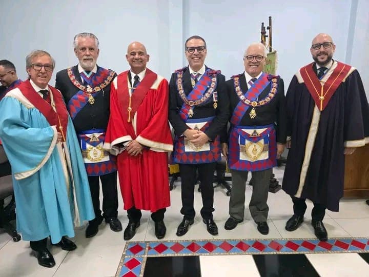 Coleção histórica de símbolos em exposição